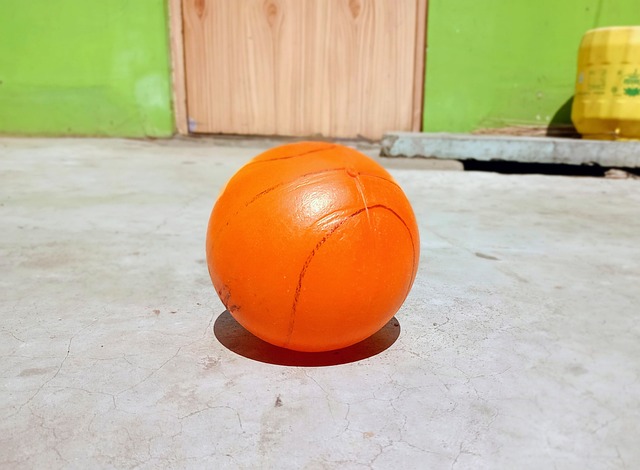 球员严密盯 球员严密盯