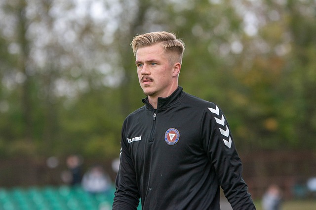 虽然充满轻 虽然充满轻